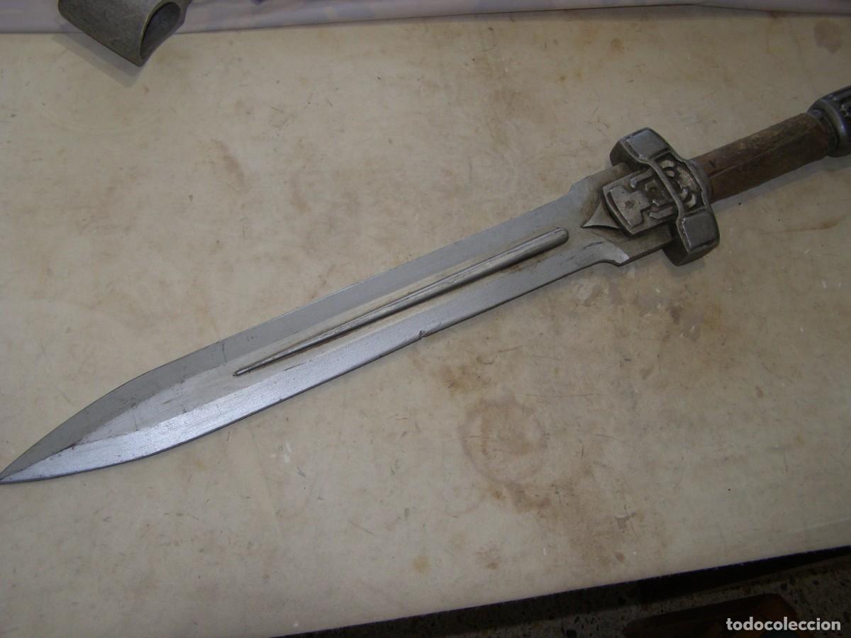 Militaria: Espada para teatro o cine. Ideal para recreaciones o espect&aacute;culos.