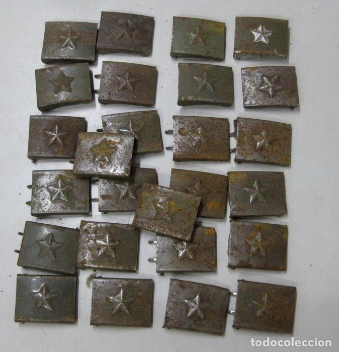 Militaria: Lote de 26 hebillas Militares en hierro de 6 5x5Cm de los a&ntilde;os 50 60 en uso en la antigua Checoslova