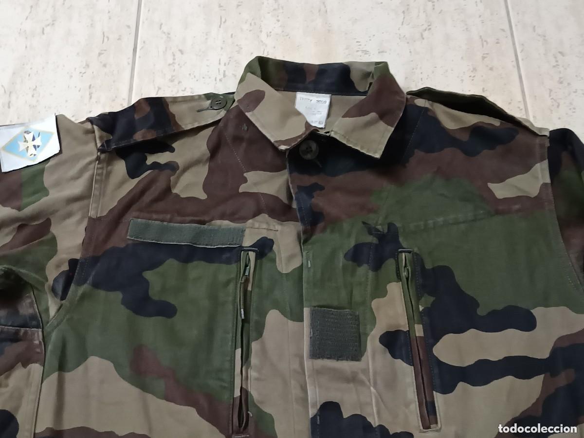 Militaria: CHAQUETA ARTILLER&Iacute;A TDF CON INSIGNIAS PRIMERA DIVISI&Oacute;N BLINDADA Y REGIMIENTO 19 TROPAS AFRICANAS