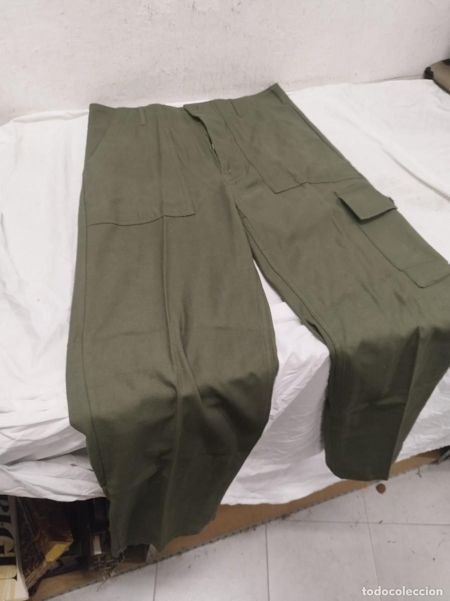 Militaria: Pantalon militar de color verde fatigue trouser. 100% algod&oacute;n.