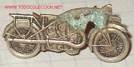 Militaria: Moto plateada de 2 x 0,7 cms. - Foto 1