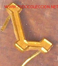 Militaria: L dorada de 1 cm - Foto 1