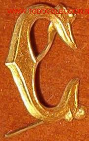 Militaria: C dorada de 2 cms - Foto 1