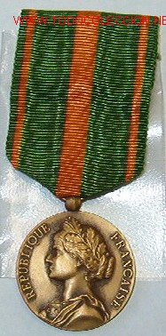 Militaria: Medalla de los evadidos. - Foto 1