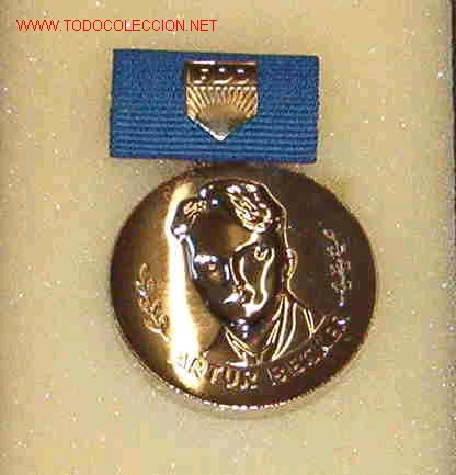 Militaria: Medalla Artur Becker (FDJ), plateada - Foto 1