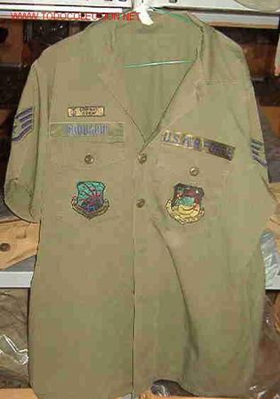 Militaria: Camisola con 7 parches - Foto 1