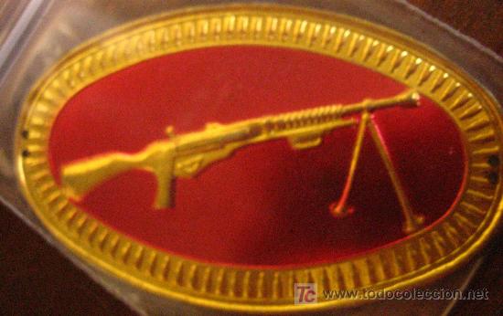 Militaria: Chapa de pecho - Foto 1