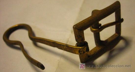 Militaria: pieza de portasable - Foto 1