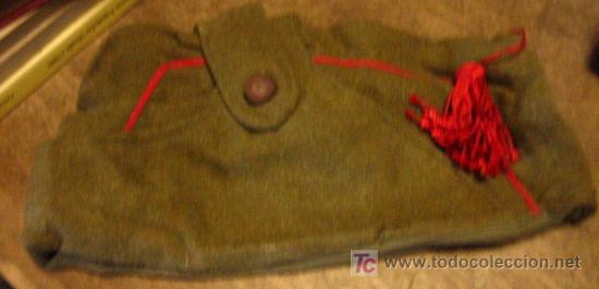 Militaria: Pl&aacute;tano de pa&ntilde;o con orejeras, mide 27 cms - Foto 1