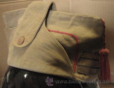 Militaria: Platano de sargento, bot&oacute;n de madera - Foto 1