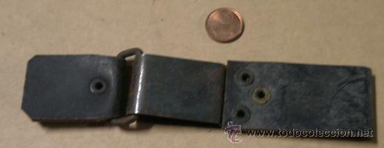 Militaria: Trebilla de correaje - Foto 1