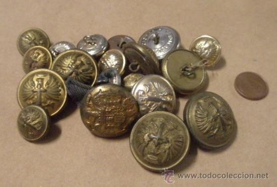 Militaria: Lote de 18 botones - Foto 1