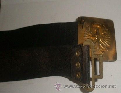 Militaria: Cintur&oacute;n de cuero, &eacute;poca de Franco - Foto 1
