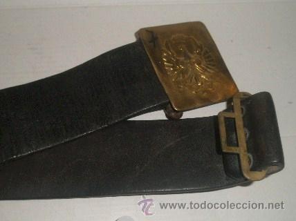 Militaria: Cintur&oacute;n de cuero, &eacute;poca de Franco - Foto 1