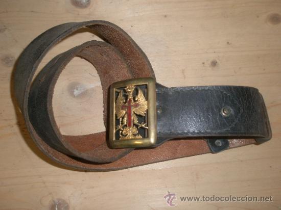Militaria: Cintur&oacute;n con hebilla calada, &eacute;poca de Franco - Foto 1