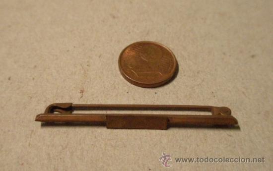 Militaria: Prendedor de medalla - Foto 1