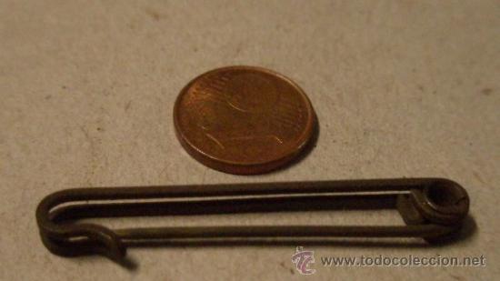 Militaria: Prendedor de medalla - Foto 1