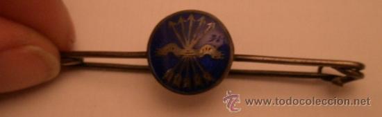 Militaria: Pasacorbata esmaltada de la Falange - Foto 1