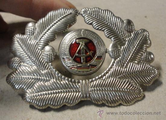 Militaria: Insignia de gorra de plato - Foto 1