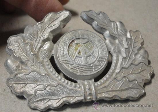 Militaria: Insignia de gorra de plato - Foto 1