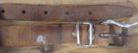 Militaria: Pieza de cuero marr&oacute;n, de 76 cms. - Foto 1
