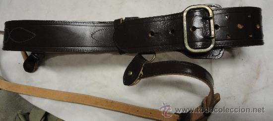 Militaria: Correaje Checo de oficial - Foto 1