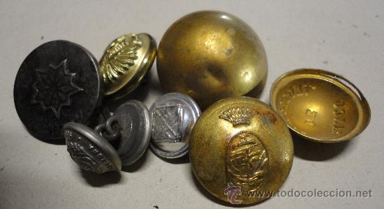 Militaria: 6 botones varios - Foto 1