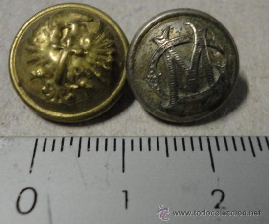 Militaria: Lote de dos botones peque&ntilde;os - Foto 1