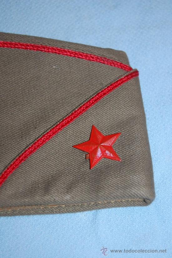 Militaria: GORRA MILITAR CON INSIGNIA - Foto 2