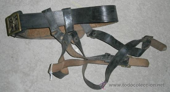 Militaria: Correaje de hebilla calada - Foto 1