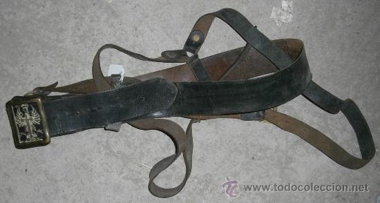 Militaria: Correaje de hebilla calada - Foto 1