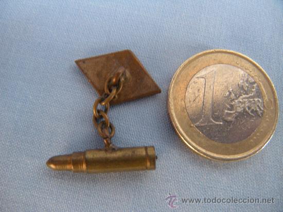 Militaria: ANTIGUO GEMELO MILITAR CON BALA PROYECTIL - Foto 2
