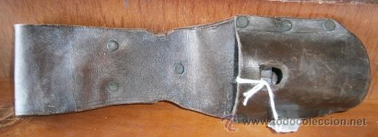 Militaria: Tahali de cuero con remaches - Foto 1