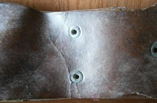 Militaria: Tahali de cuero con remaches - Foto 3