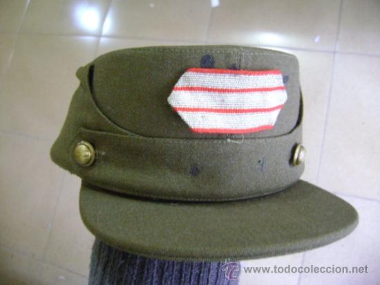 Militaria: Gorra monta&ntilde;era de sargento, Ej&eacute;rcito espa&ntilde;ol, con manchas - Foto 1