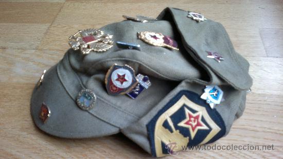 Militaria: GORRA ORIGINAL EJERCITO SOVIETICO CON 21 PINS Y 2 EMBLEMAS - Foto 1