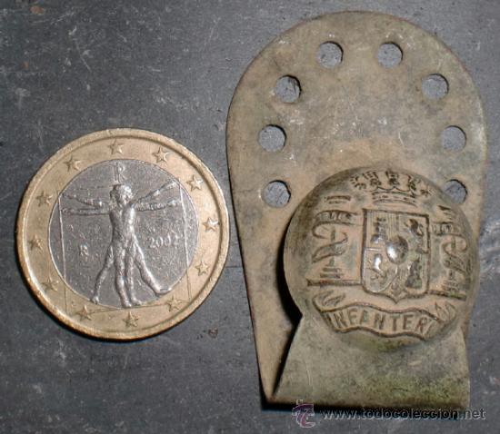 Militaria: Boton alfonsino de cinturon. - Foto 1