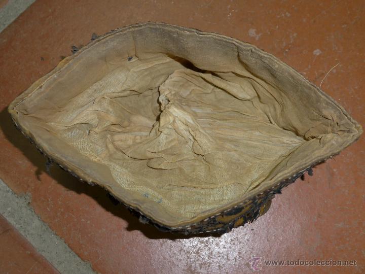 Militaria: Antiguo gorro a identificar - Foto 4