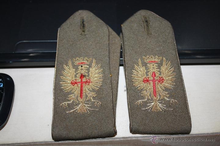 Militaria: PAREJA DE HOMBRERAS - Foto 1