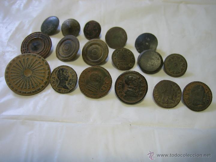 Militaria: LOTE DE BOTONES ANTIGUOS - Foto 1