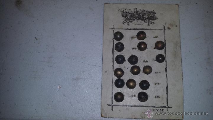 Militaria: EXPOSITOR DE BOTONES E INSIGNIAS - Foto 1