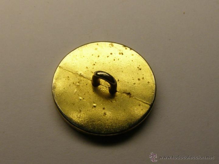 Militaria: Bot&oacute;n con escudo. - Foto 2