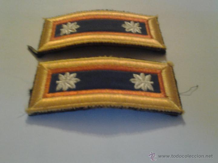 Militaria: hombreras - Foto 1
