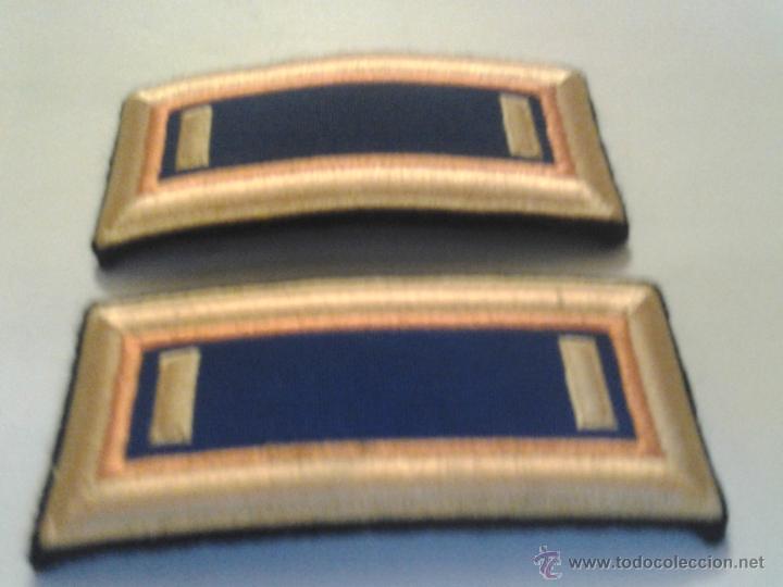 Militaria: hombreras - Foto 1
