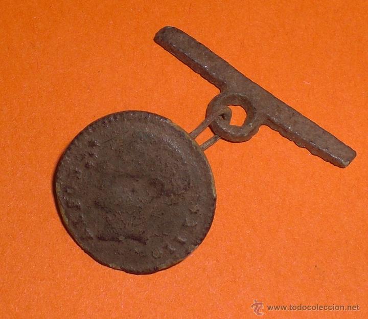 Militaria: Bot&oacute;n Alfonso XII - Foto 1