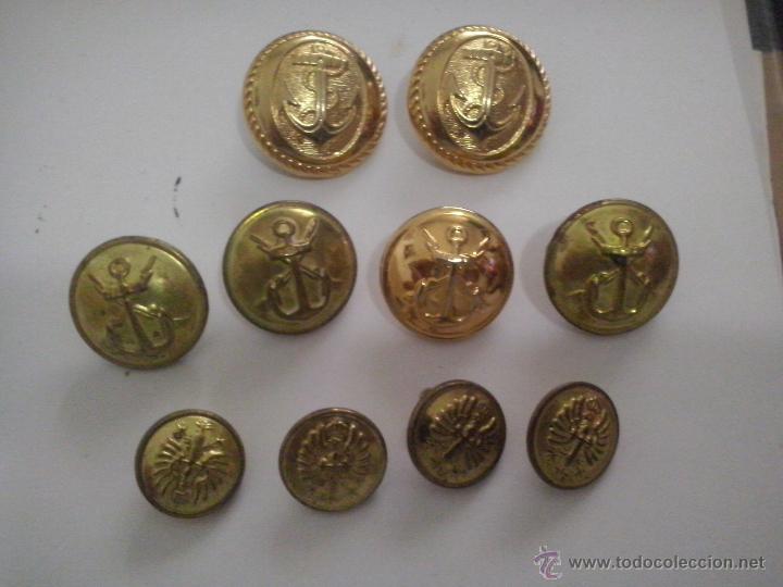 Militaria: 10 botones militares - Foto 1