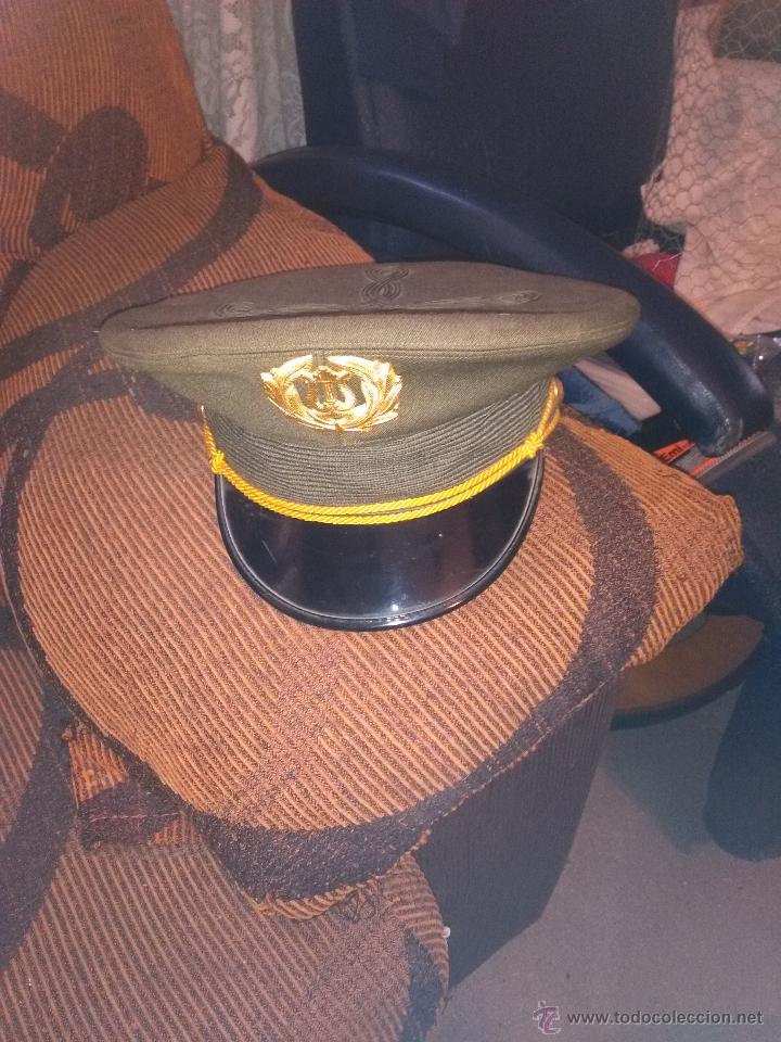 Militaria: gorra de plato - Foto 1