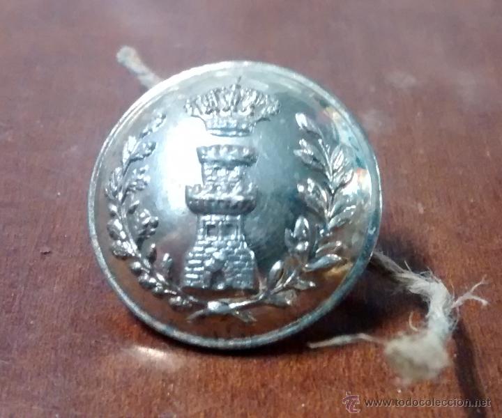 Militaria: Bot&oacute;n grande de Ingenieros - Foto 1
