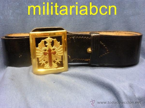 Militaria: Hebilla y cintur&oacute;n del Ej&eacute;rcito de Tierra.  Modelo 1977. - Foto 1