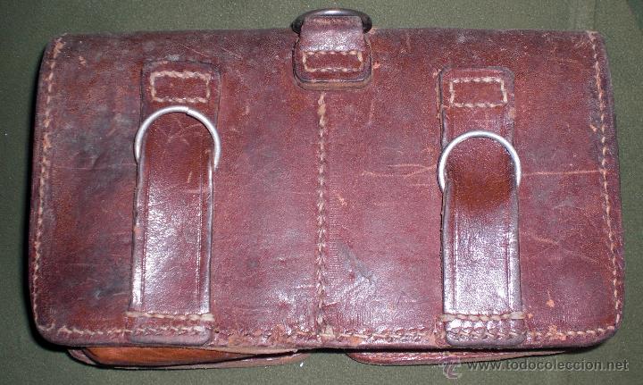 Militaria: Cartuchera de cuero. - Foto 2